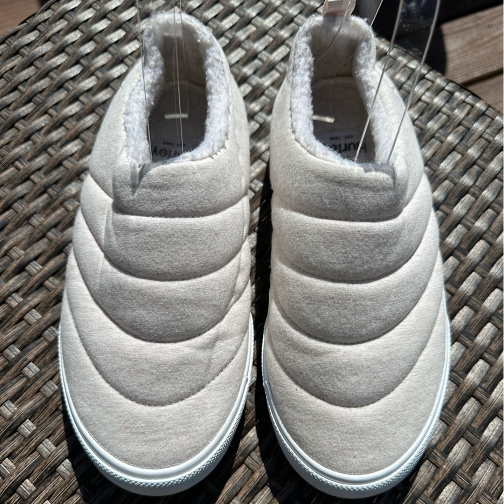 Hurley Puff Clogs